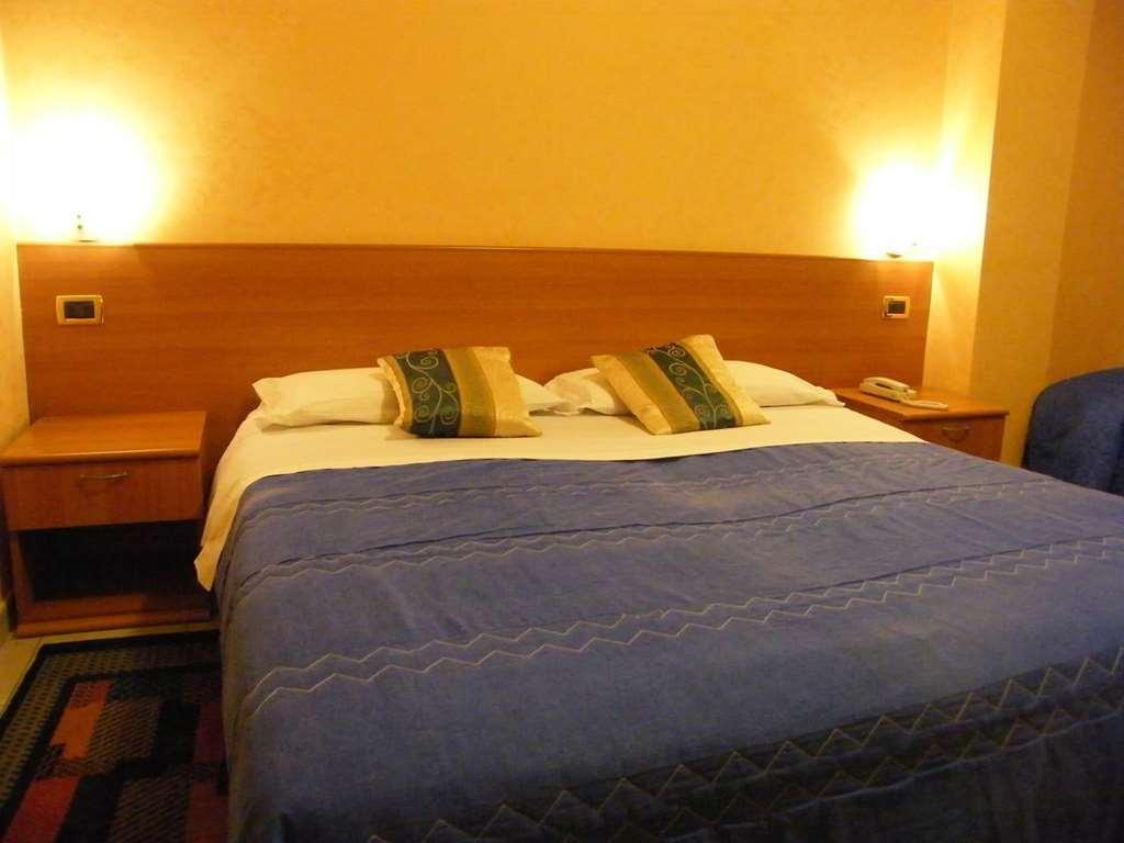 Hotel Residence Memmina Frosinone Cameră foto
