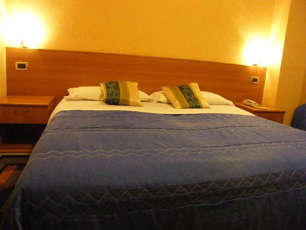 Hotel Residence Memmina Frosinone Cameră foto